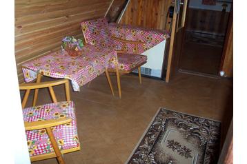 Słowacja Chata Jarabá, Zewnątrz