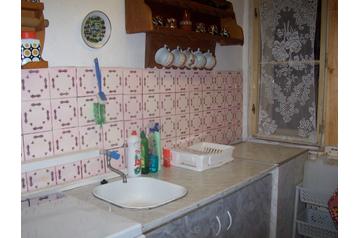 Słowacja Chata Jarabá, Zewnątrz