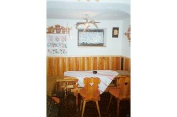 Slovacia Chata Krpáčovo, Exteriorul