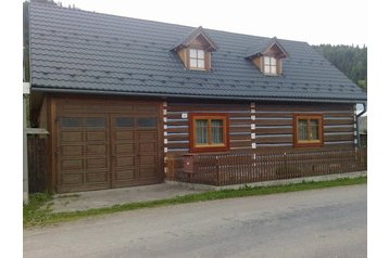 Slovacia Chata Osturňa, Exteriorul