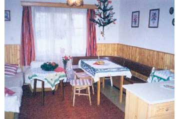 Slovacia Chata Osturňa, Exteriorul