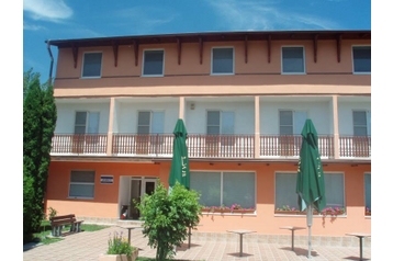 Slovensko Penzión Patince, Exteriér