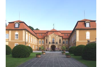 Czechy Hotel Štiřín, Zewnątrz