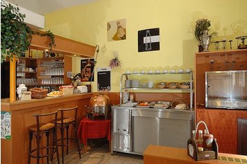 Чехия Hotel Прага / Praha, Екстериор