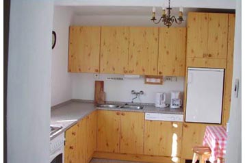 Cehia Chata Vlčice, Exteriorul