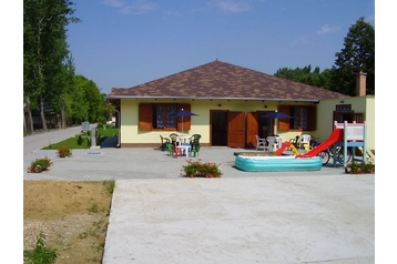 Slovensko Privát Patince, Exteriér