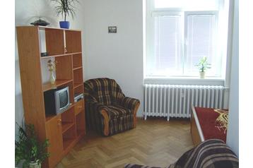 Cehia Byt Praga / Praha, Exteriorul