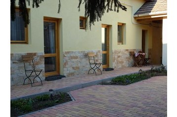 Ungari Privát Eger, Eksterjöör