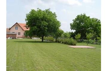 Ungari Privát Fertőd, Eksterjöör