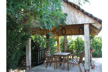 Eslovaquia Byt Koplotovce, Exterior
