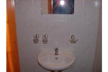 Ungari Privát Abádszalók, Eksterjöör