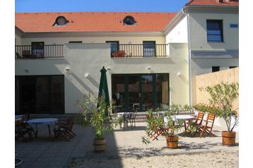 Hungría Penzión Fertőd, Exterior