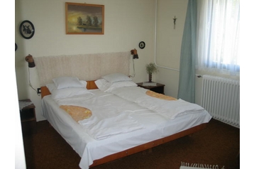 Унгария Byt Jásd, Екстериор