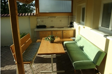 Slovensko Privát Poruba, Exteriér