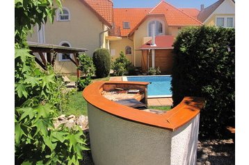 Ungarn Privát Bük, Eksteriør