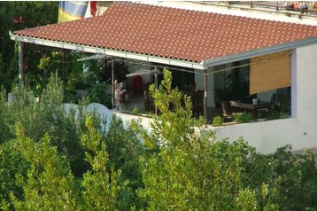 Croazia Byt Nemira, Esterno