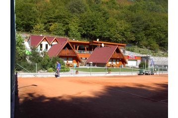 Slovacia Bungalov Zvolen, Exteriorul