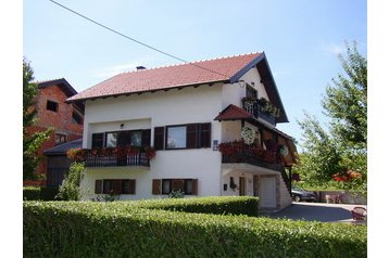 Horvaatia Privát Karlovac, Eksterjöör