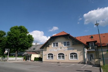 Rakousko Hotel Mistelbach, Exteriér