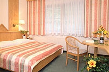 Austria Hotel Purkersdorf, Exteriorul