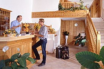 Austria Hotel Purkersdorf, Exteriorul