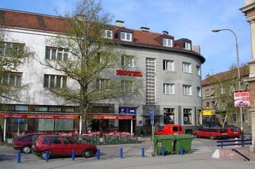 Chorvatsko Hotel Karlovac, Exteriér