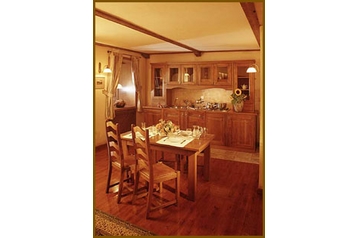 Polonia Byt Wroclaw / Wrocław, Exteriorul