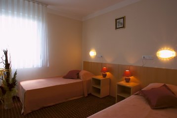 Хърватска Hotel Sisak, Екстериор