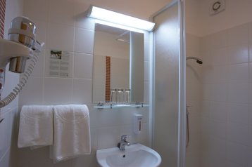 Хърватска Hotel Sisak, Екстериор