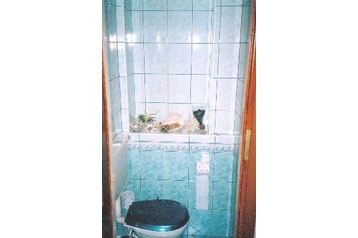 Polonia Byt Poznań, Esterno