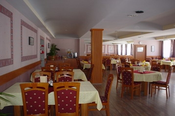 Hungrie Hotel Sárvár, Extérieur