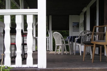 Polska Chata Lipowiec, Zewnątrz