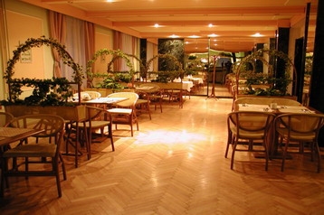 Полша Hotel Radom, Екстериор