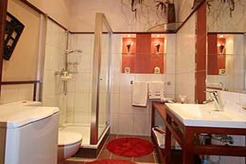 Polonia Byt Sopot, Esterno