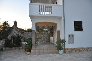 Kroatija Byt Ždrelac, Eksterjeras