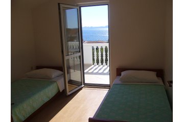 Kroatija Byt Ždrelac, Interjeras