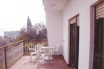 Horvaatia Privát Poljane, Eksterjöör