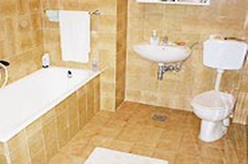 Horvaatia Privát Sali, Eksterjöör