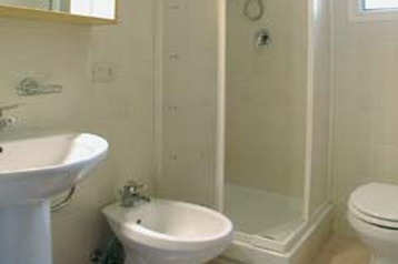 Italia Byt Roma, Exterior