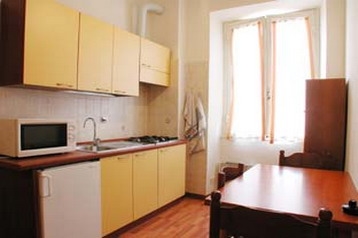 Italia Byt Roma, Exterior