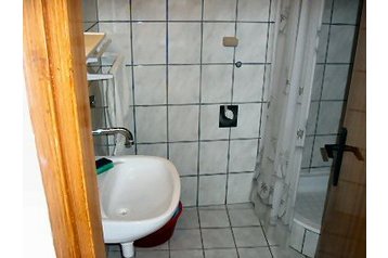 Kroatia Privát Jezera, Eksteriør