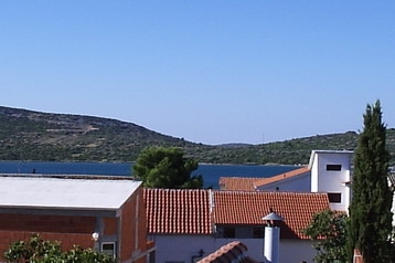 Hrvatska Byt Pirovac, Eksterijer