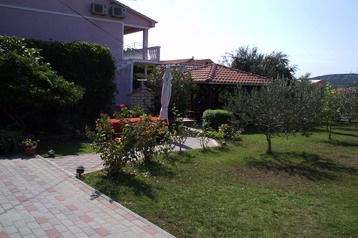 Chorvatsko Byt Pirovac, Exteriér