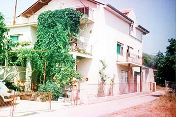 Croazia Byt Pirovac, Esterno