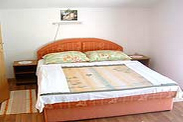 Croazia Byt Starigrad, Interno
