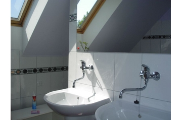 Tšehhi Vabariik Chata Karolinka, Eksterjöör