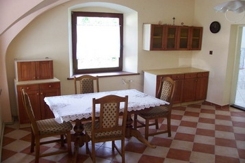 Poola Privát Potworów, Eksterjöör