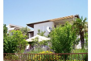 Fizetővendéglátó-hely Selce 6