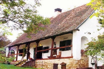 Hungary Chata Hetvehely-Kán, Exterior