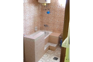 Madjarska Byt Dudar, Eksterijer